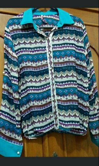 Kemeja tangan panjang motif