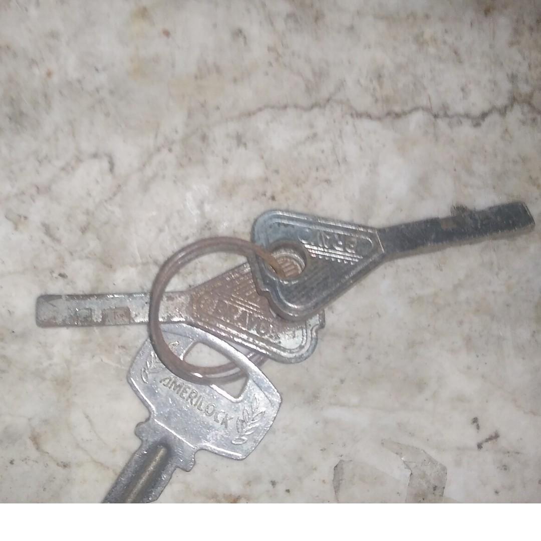 7" grinder/ cutter (Category: Construction Tools & Equipment) located in Malabon City. Submitted by tan.alex13 (Listing ID 243001151, Image 1). Description: 7" blk and decker grinder , cutter , perfect fro cutting granite, or sanding , retouching corner of wood parquet. in good condition ready to use nothing to fix, slightly negotiable , alex or jess.