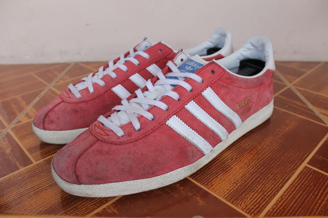 adidas gazelle og red