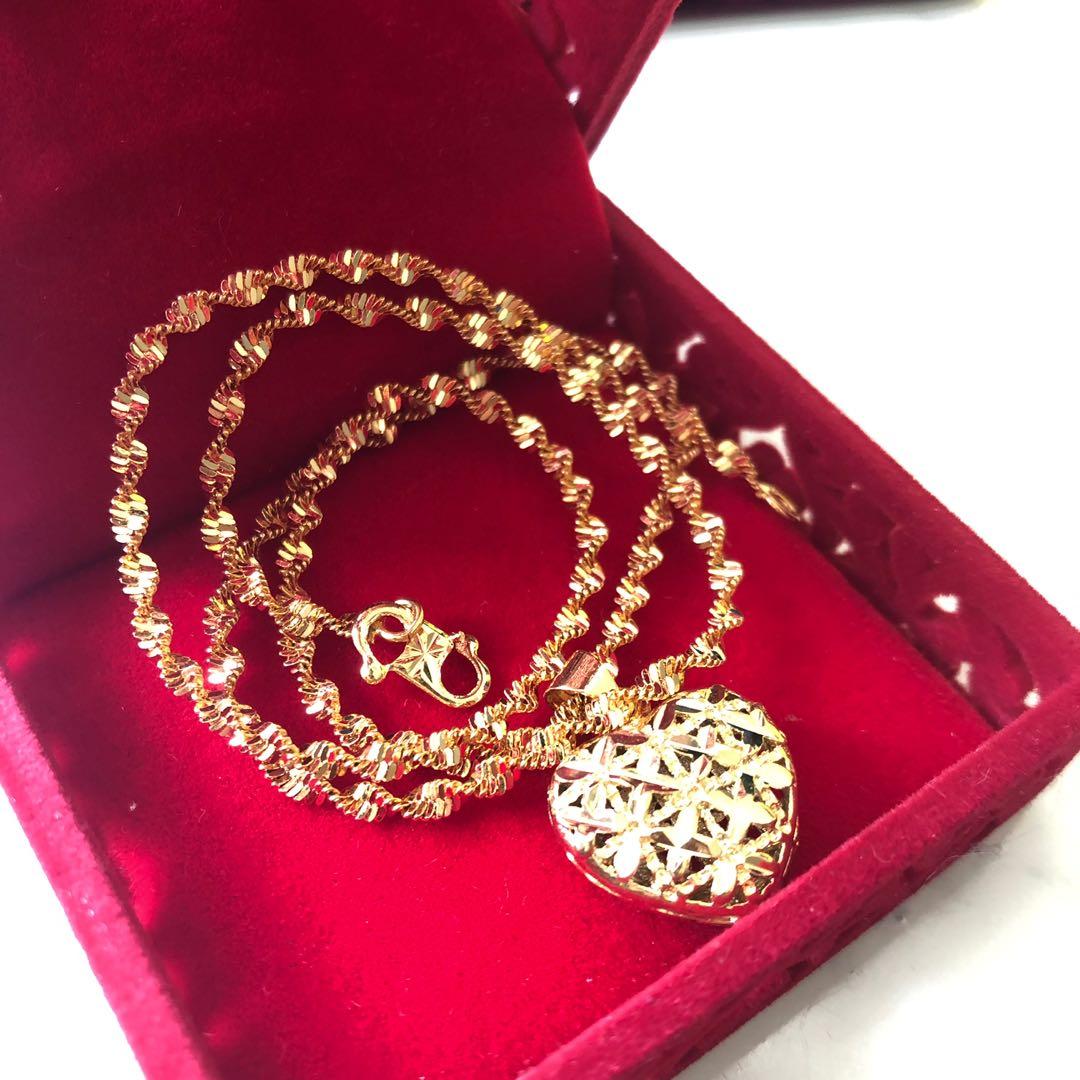 Newborn discount gold jewellery