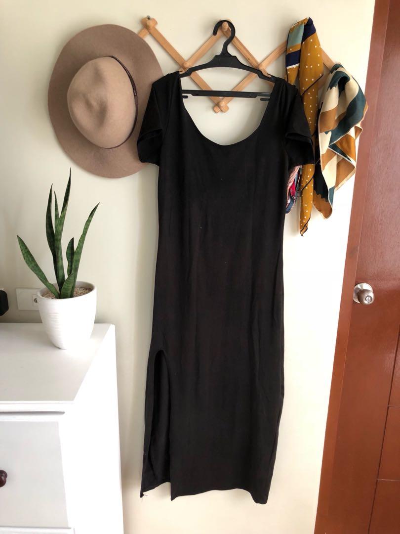 Black Casual Maxi Dress (Category: Dresses) located in Cagayan de Oro. Submitted by beryljane (Listing ID 242948724, Image 2). Description: Used only 3x. Made of stretchy cotton material. May also be used as a #maternitydressph. #prelovedph #ootdph #bohemianph .