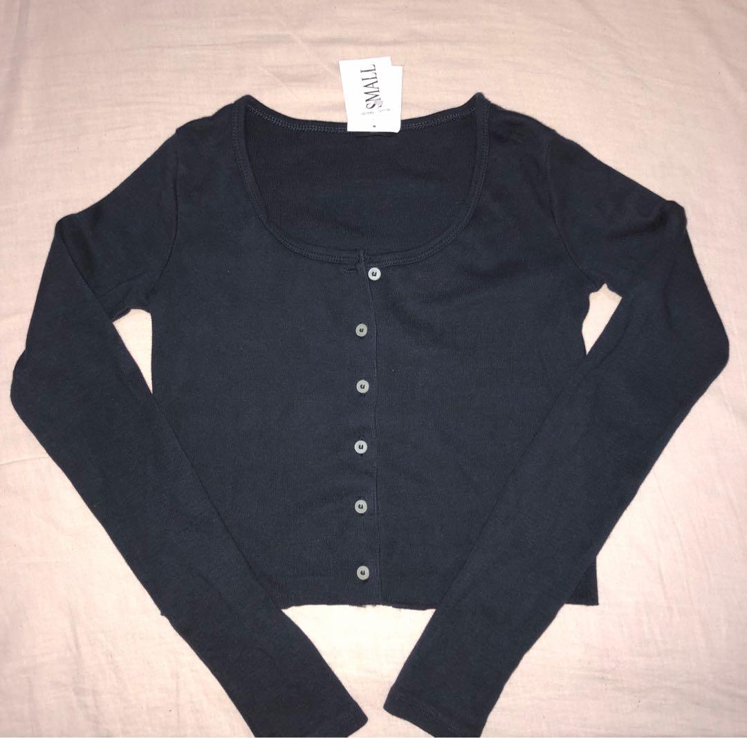 Bnwt Brandy Melville Navy Long Sleeve Zelly Button Up Top Women S Fashion Tops Other Tops On Carousell Bnwt Brandy Melville Navy Long Sleeve Zelly Button Up Top Women S Fashion Tops Other Tops On Carousell