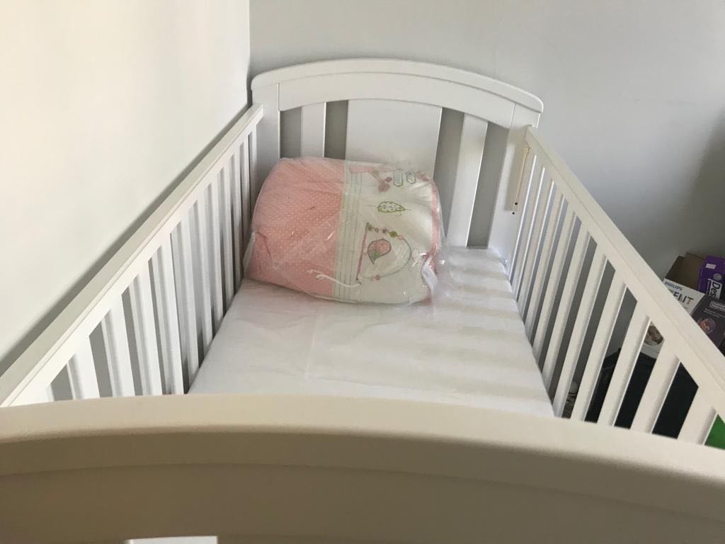 Brand New Baby Crib With Wheels Along With New Mattress Bumper