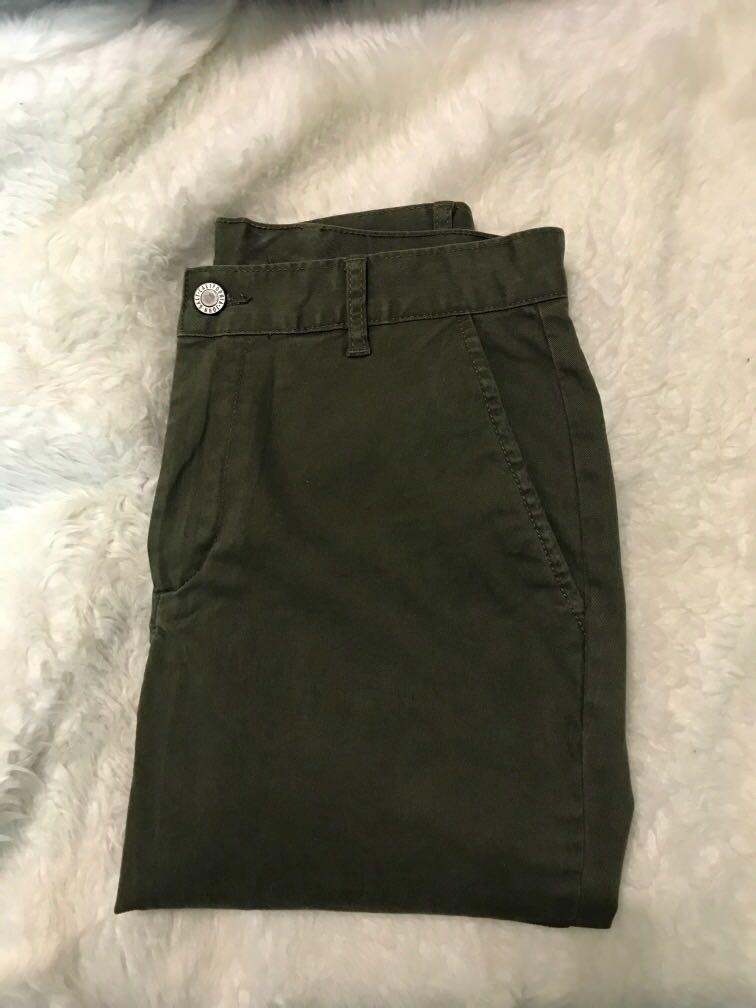 FR brandy melville oatmeal hillary yoga pants, Women's Fashion, Bottoms,  Other Bottoms on Carousell