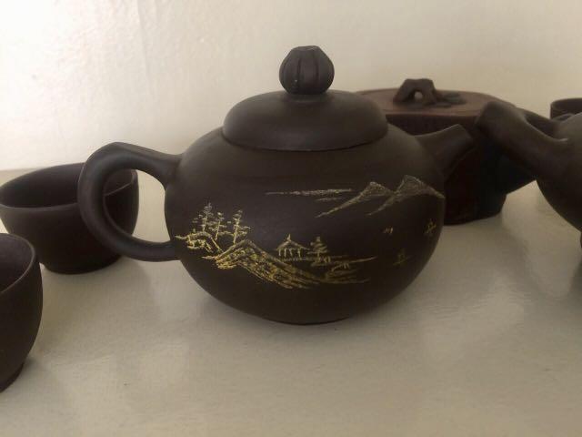 Chinese Tea Set (Category: Coffee & Tea Tableware) located in Quezon City. Submitted by uyflo (Listing ID 242959726, Image 3). Description: 8pcs Each kettle - height 5.5in Each cup - height 2.5in.