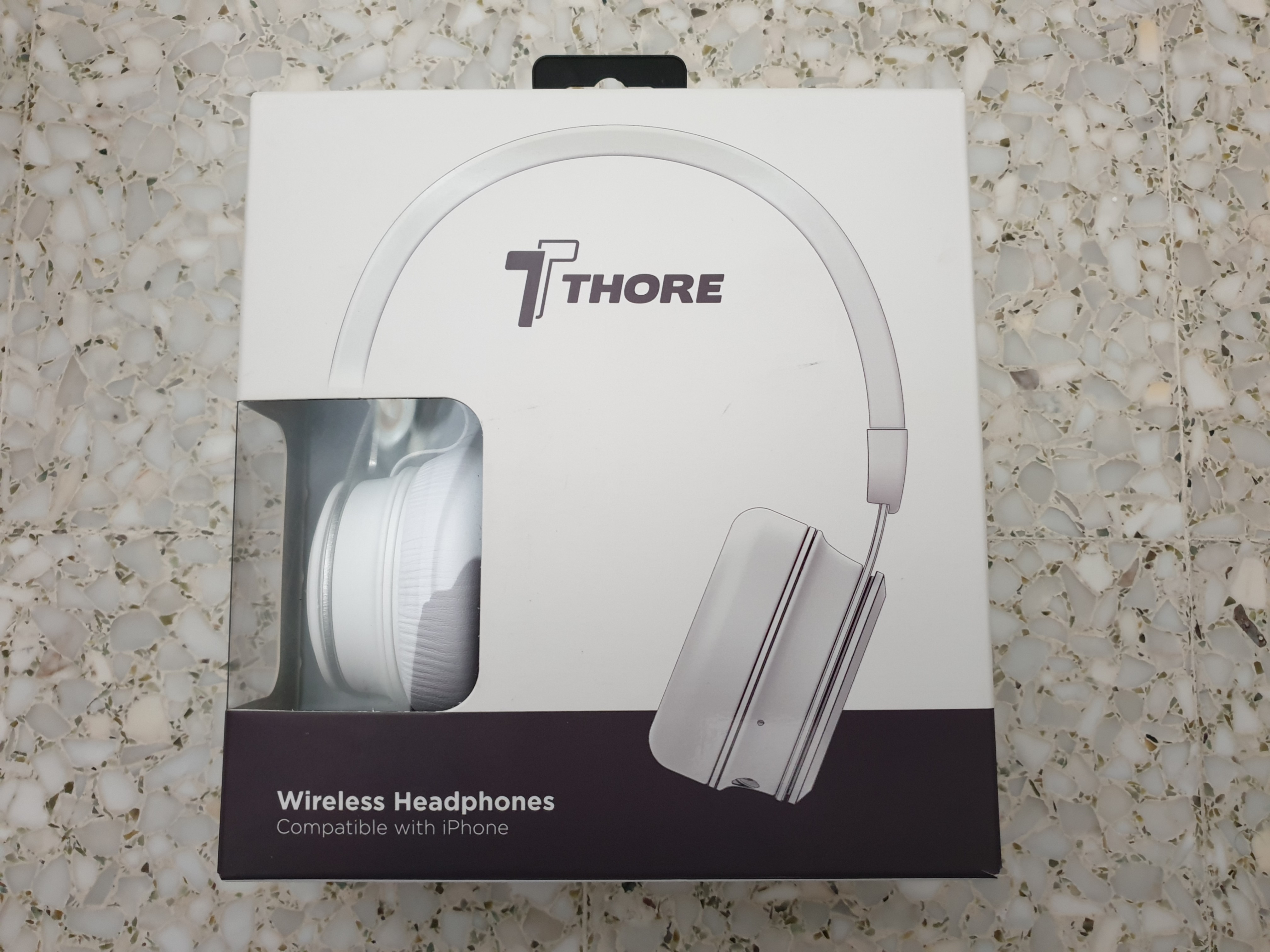 wireless earbuds with lightning connector