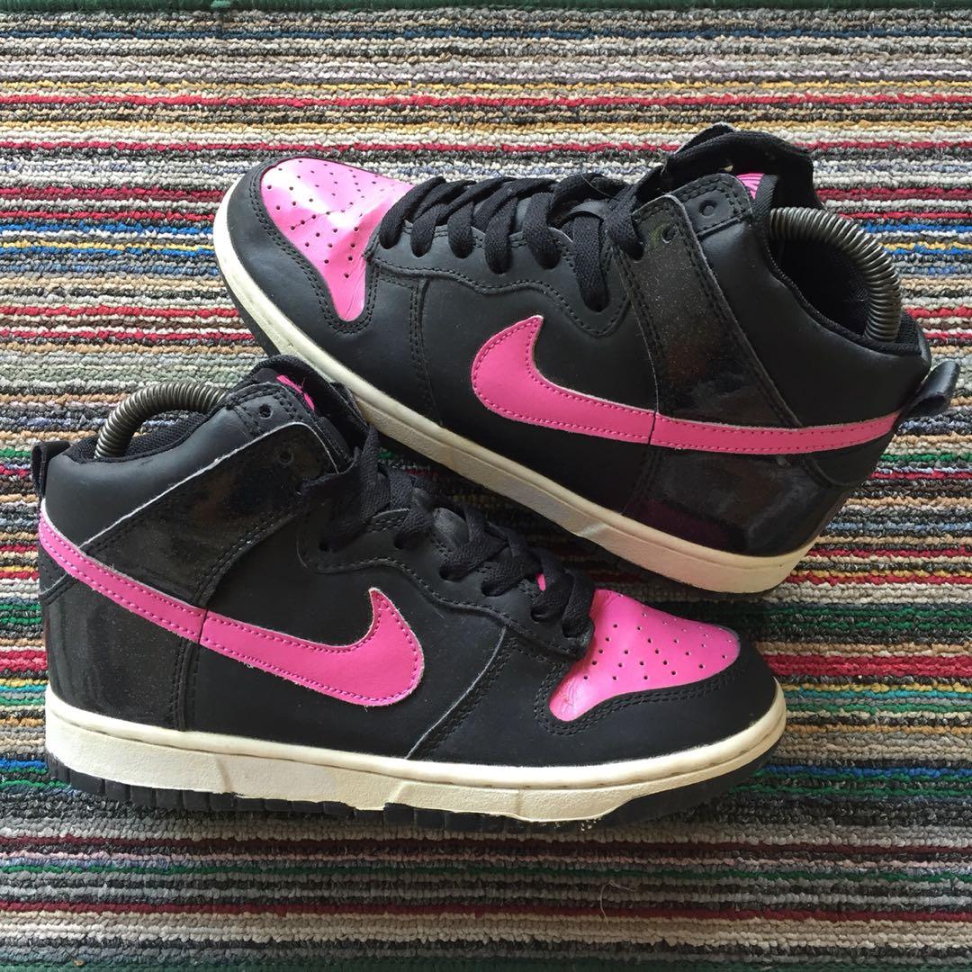 nike black and hot pink