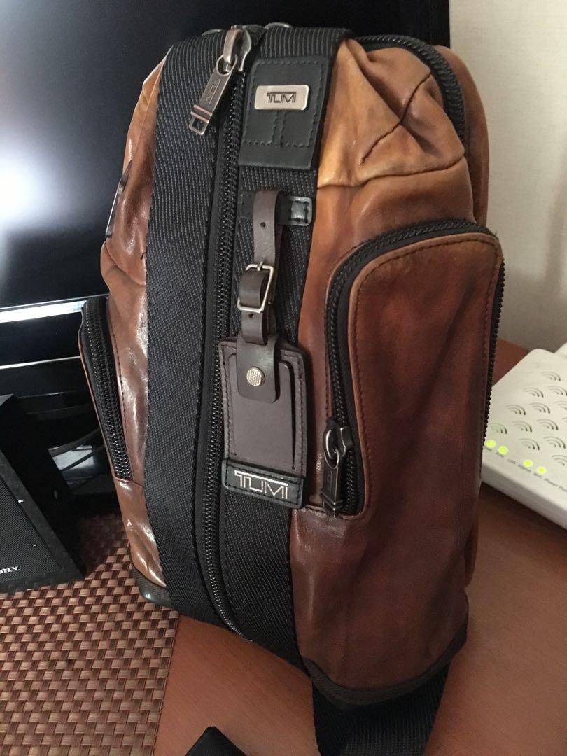 Tumi saratoga top