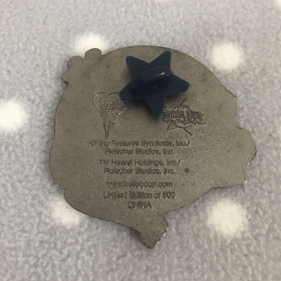 Universal Studios Pin Trading Badge Limited Edition Singapore Year of