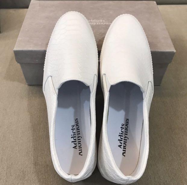 White snakeskin slip hotsell on shoes