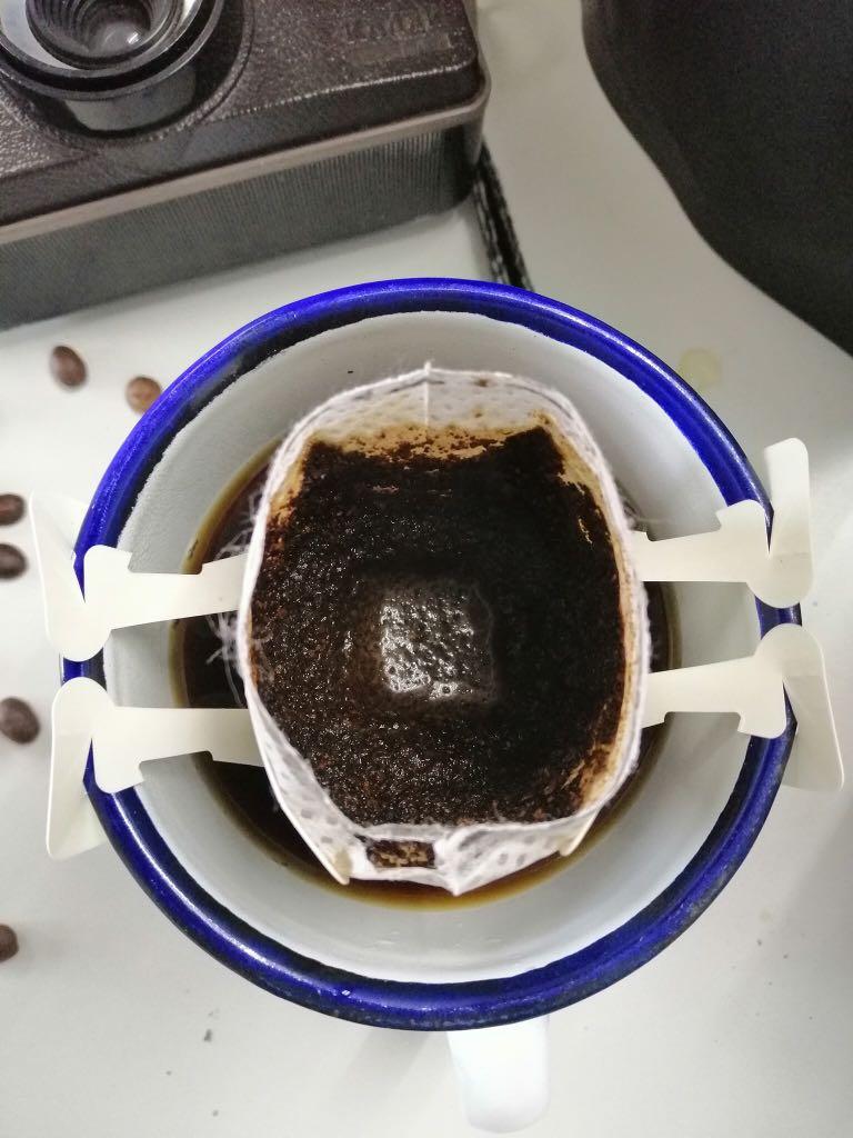 Anilao brew drip on coffee (Category: Beverages) located in Las Pinas. Submitted by karleee15 (Listing ID 243257751, Image 2). Description: Anilao brew drip on barako coffee. 8 drip ons per pack. Brew anytime and brew anywhere all you just have to do is pour hot water.