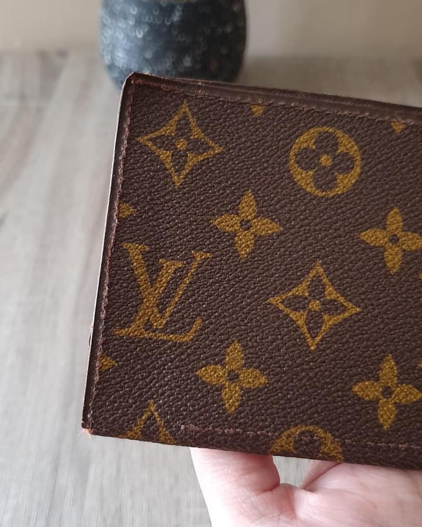 Authentic Vintage LV Louis Vuitton Long CheckBook Cover / Bill Holder,  Luxury, Bags & Wallets on Carousell