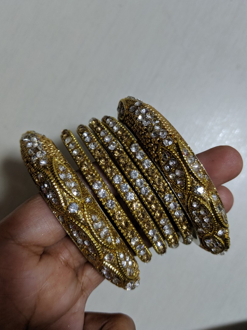 Bangles, Women's Fashion, Jewelry & Organisers, Necklaces On Carousell