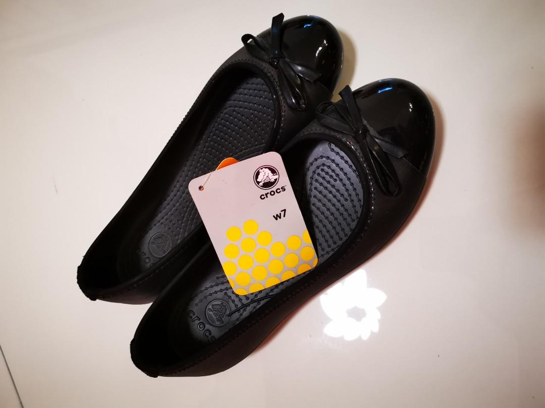 crocs w7