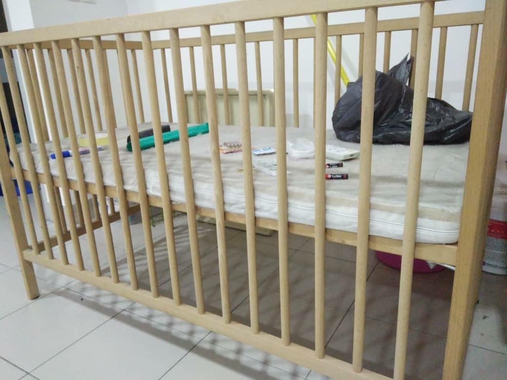 Ikea sniglar Baby Cot and changing table, Babies & Kids, Baby Nursery