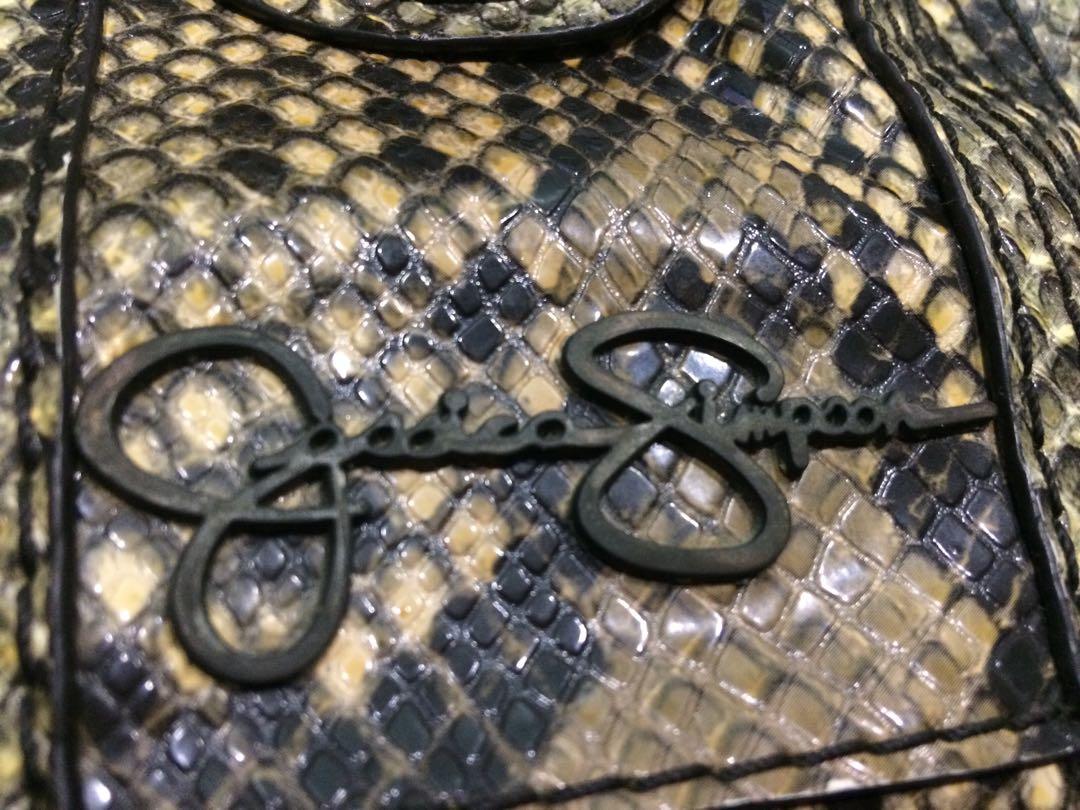 Jessica Simpson Bag (Category: Shoulder Bags) located in Marikina City. Submitted by livecat_f1c718 (Listing ID 243226817, Image 1). Description: Preloved Jessica Simpson Bag. Large Size. Still in excellent condition. Patent Leather Snake Skin Design. .