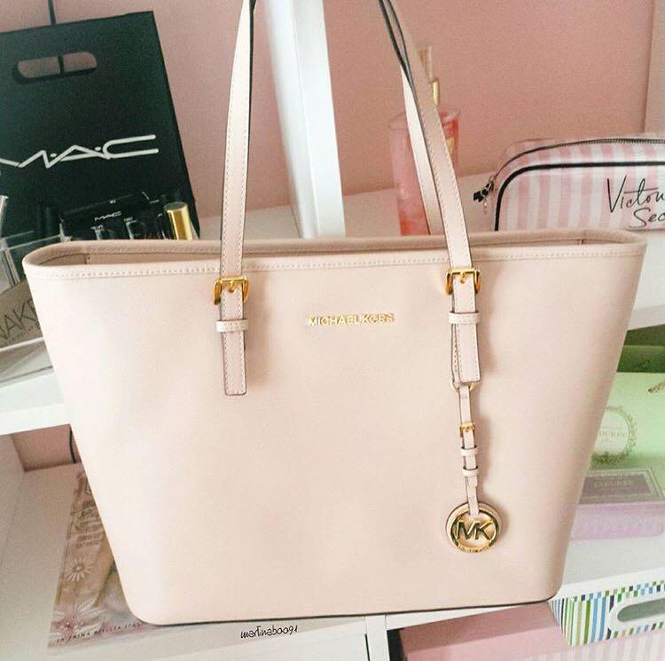 Michael Kors Jet Set Tote Blossom/ Nude pink, Women's Fashion, Bags &  Wallets, Purses & Pouches on Carousell