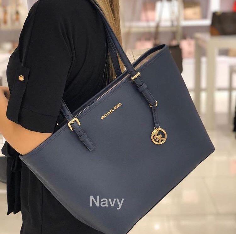Michael Kors Jet Set Tote Navy Blue, Women's Fashion, Bags & Wallets,  Purses & Pouches on Carousell