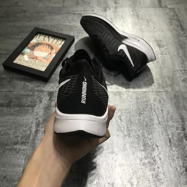 Nike zoom X, Women's Fashion, Footwear, Sneakers on Carousell