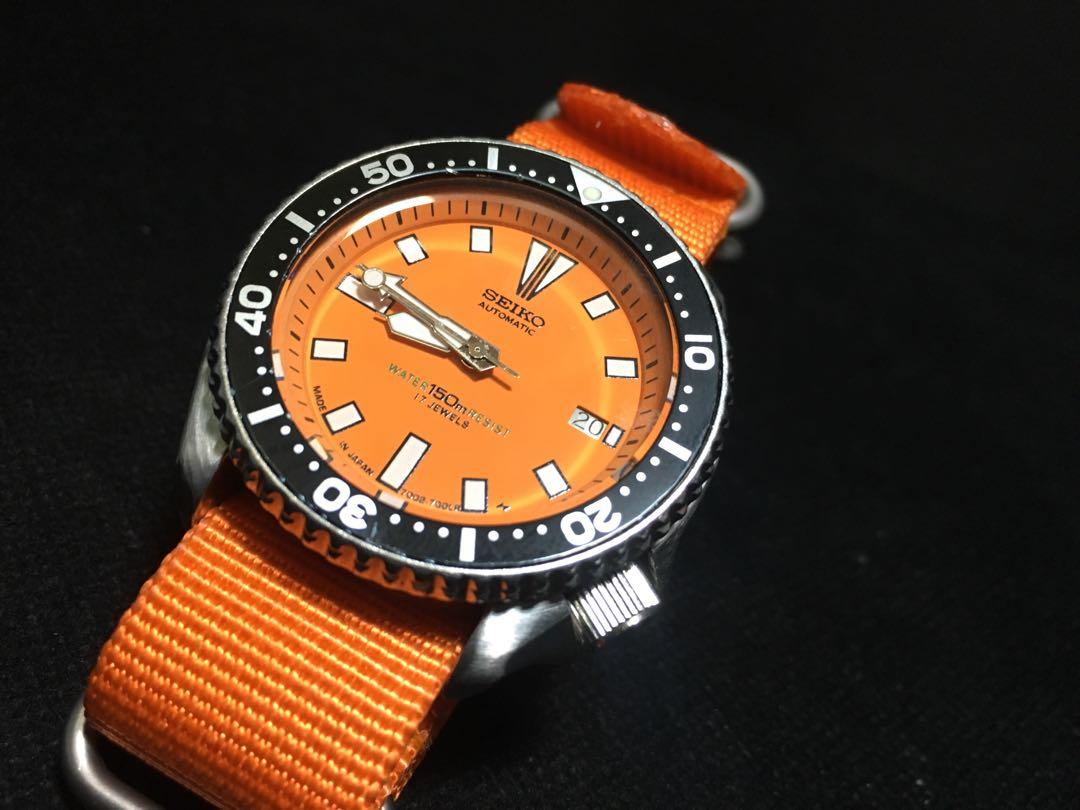 Seiko 7002 orange dial top