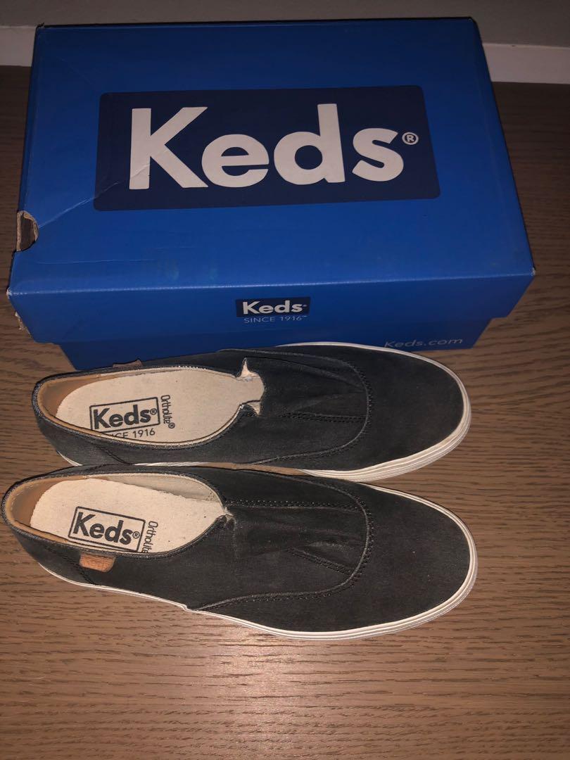 review sepatu keds