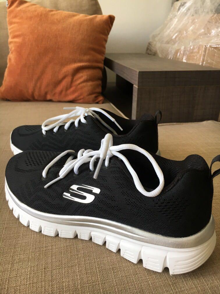 sketchers boys trainers