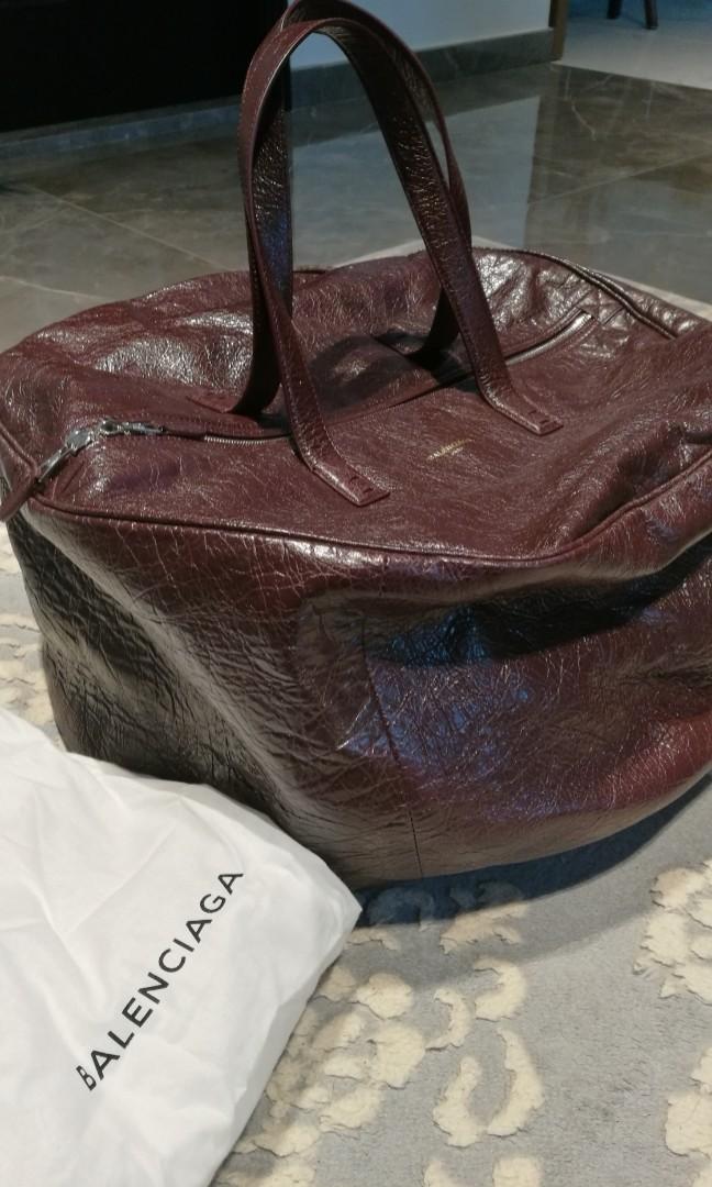 balenciaga air hobo bag