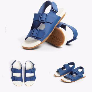 Zara boy sandal with strap