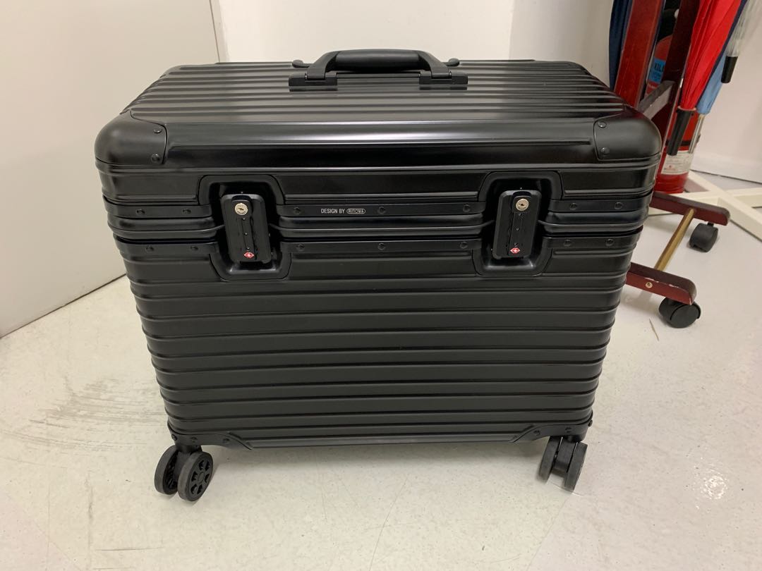 Aluminum open top cabin luggage 22 Black Hobbies Toys