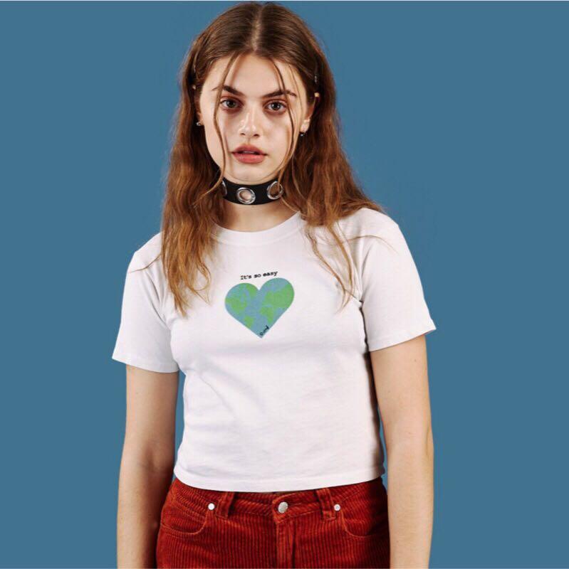 UNIF ITS SO EASY TEE JENNIE着用
