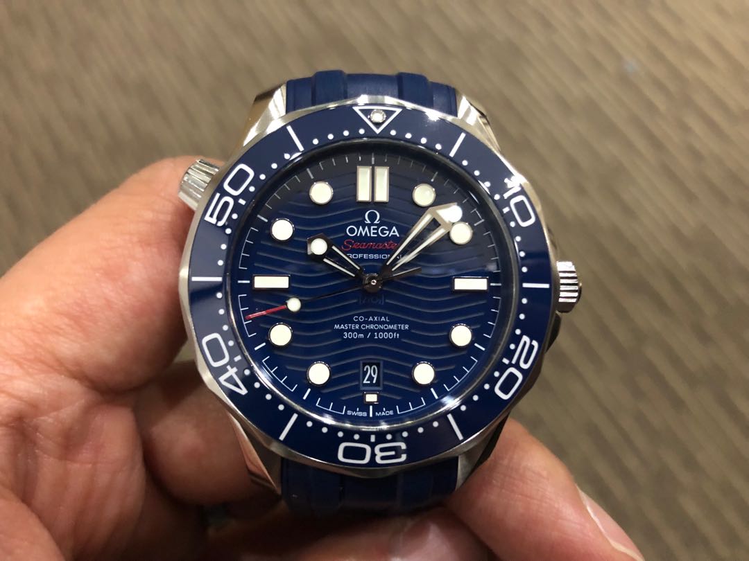 Omega seamaster 300 best sale blue rubber strap