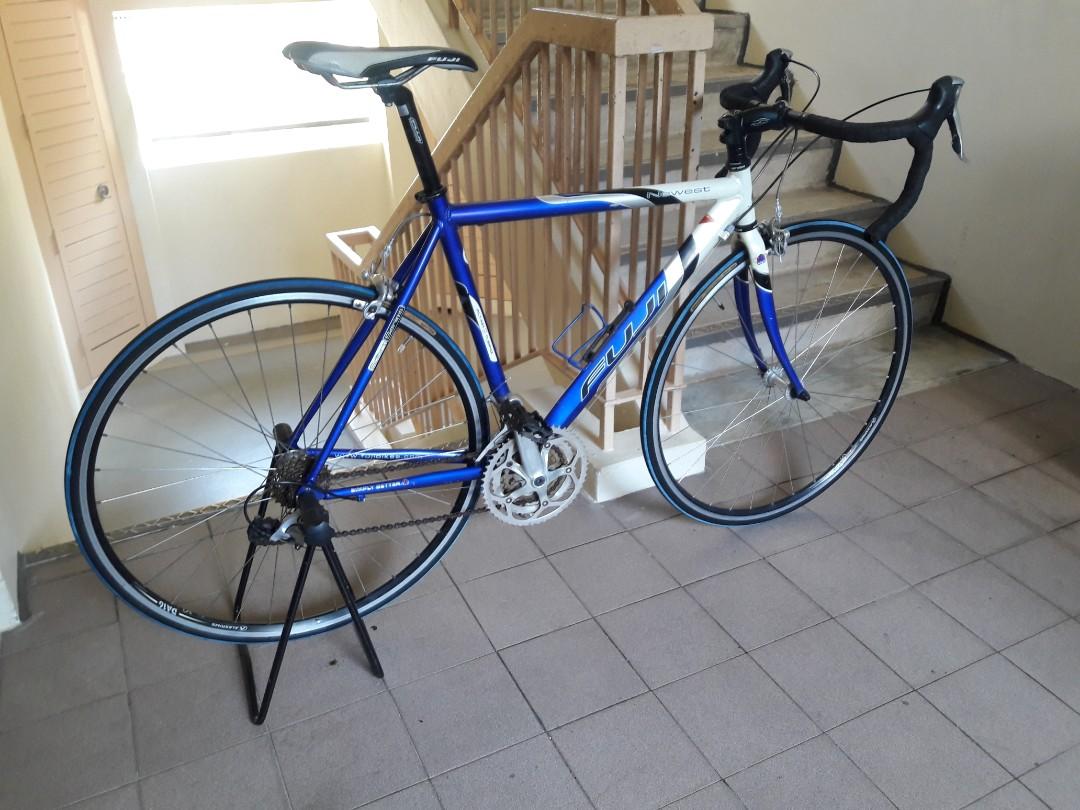 Fuji Newest Road bike / bicycle, Sports Equipment, Bicycles & Parts