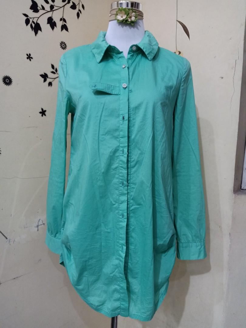 Green Long Top (Category: Others Tops) located in Makati City. Submitted by dcco.llection (Listing ID 243278635, Image 1). Description: ❣️Condition: VGUC/Preloved/Ukay ❗2 days reservation only ❕Auto cancel for unpaid reserved order ✨Meet ups: • Rizal/Pembo Makati • Comembo/Pateros • Market Market BGC ✨Shipping: • 60 sf via Zoom/Sonic (Metro Manila) • 105 sf via J&T (Provincial) ✨Mode of Payment: • BPI | BDO • Palawan Express • Cebuana Lhuillier �