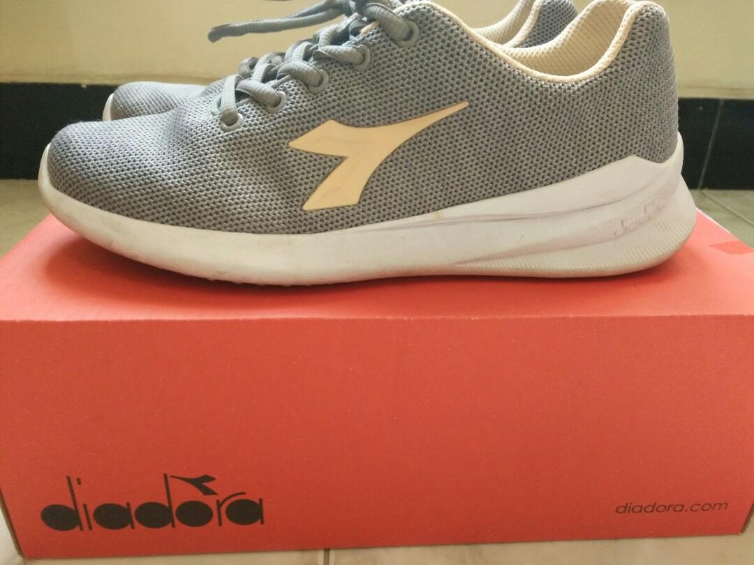 Sepatu Running Cewek Diadora Original Fesyen Wanita Sepatu Di Carousell