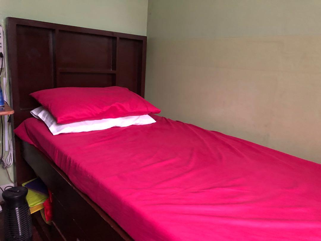 Solid Wood Single Bed With Drawers Bed Frame With Mattress Home Furniture Furniture Fixtures Beds Mattresses On Carousell Baileigh wooden bed (single/twin/double size). carousell