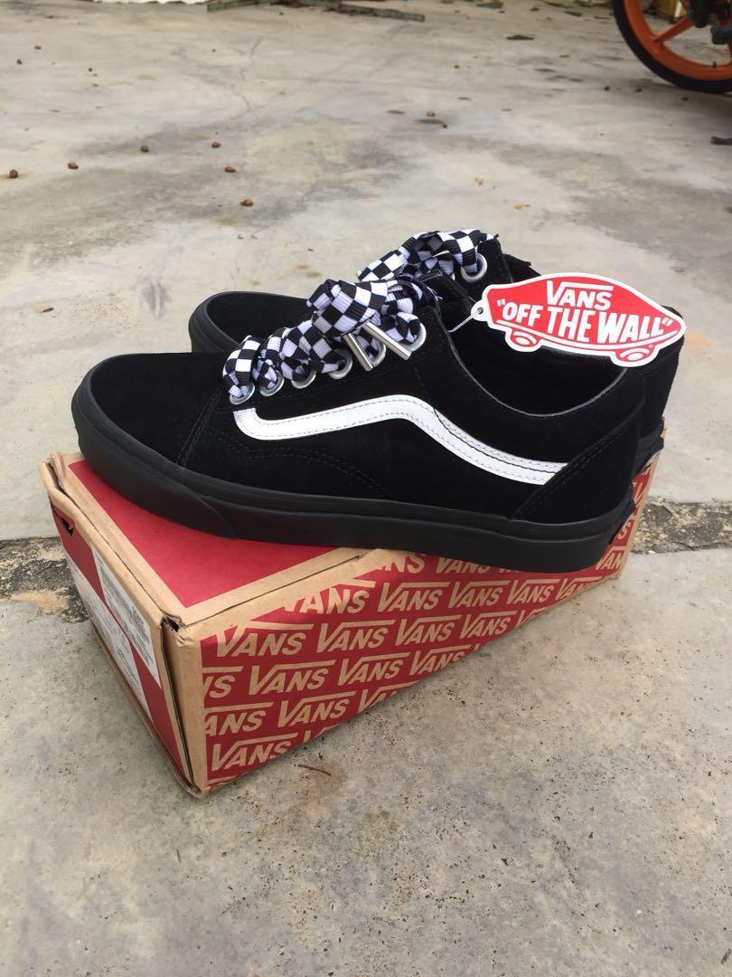 Check lace old skool vans online