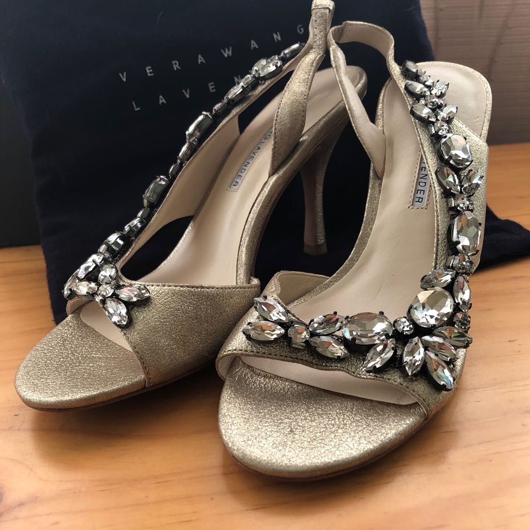 Vera wang hot sale sandals