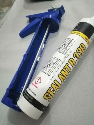 Premium acryluc silicone sealant with caulking gun
