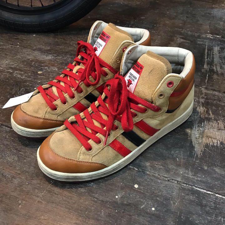Adidas chicago deals bulls shoes