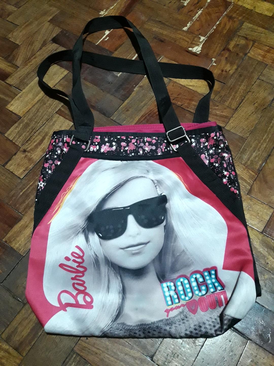 Barbie Shoulder Bag (Category: Diaper Bags & Wetbags) located in Manila. Submitted by anneesp (Listing ID 243626607, Image 1). Description: Rfs: decluttering In very good condition. Just needs a little washing.