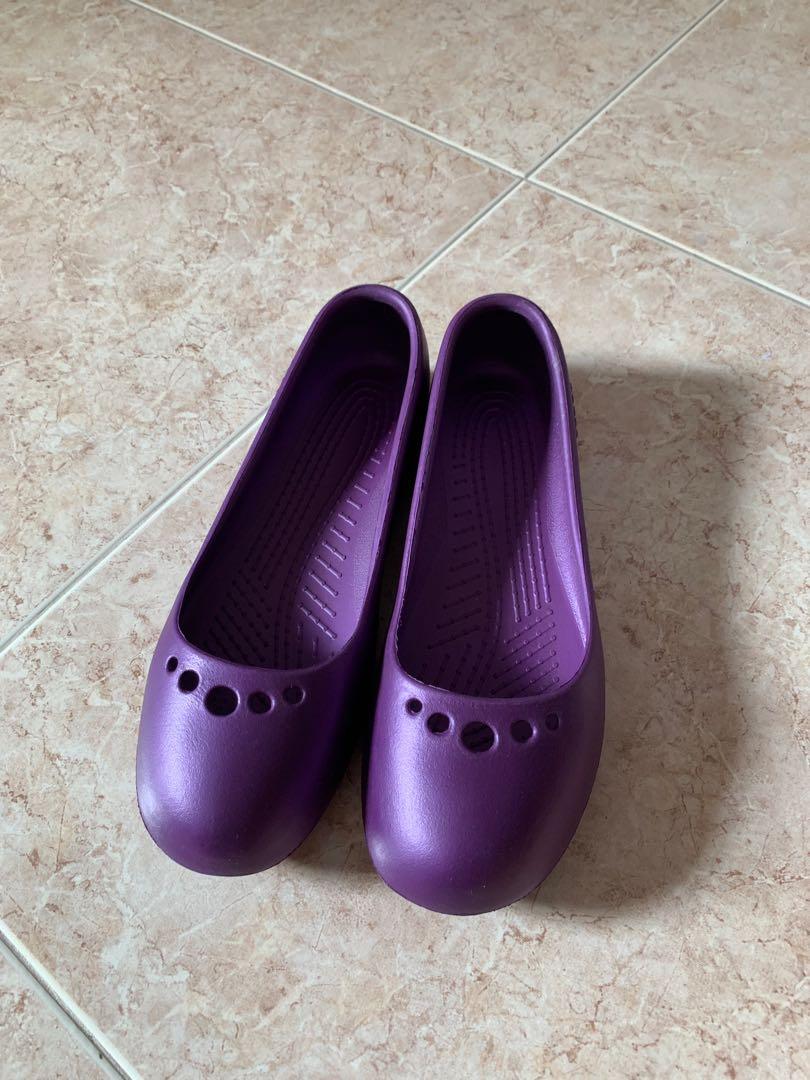 lavender crocs size 7