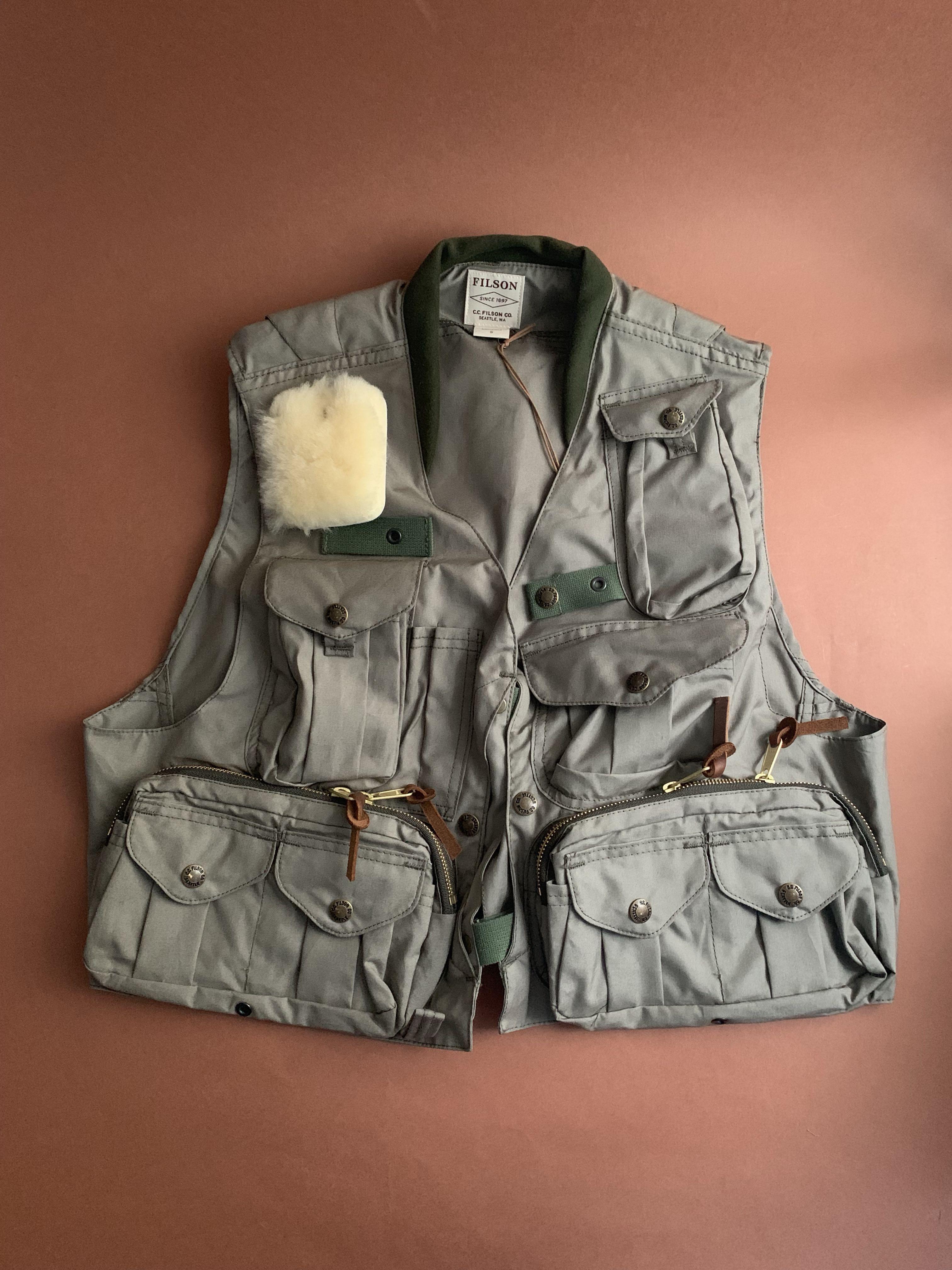 Filson Fishing Vest, 男裝, 外套及戶外衣服- Carousell