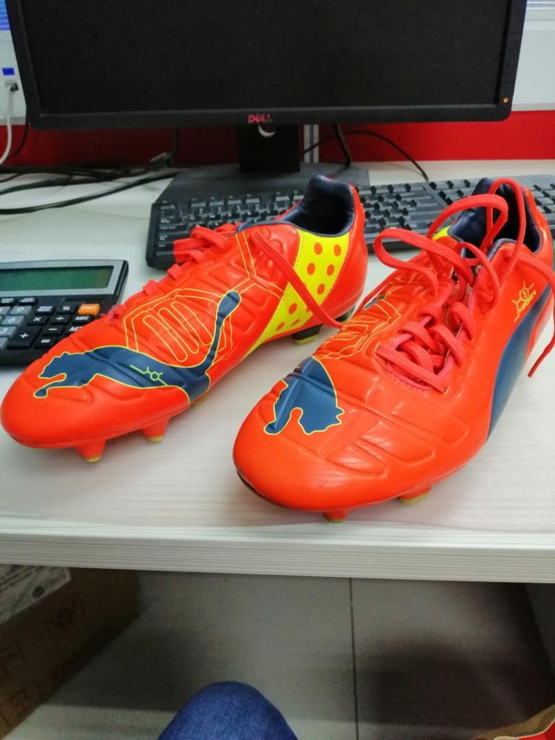 puma football boots size 4