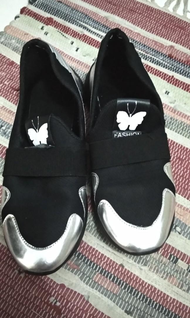 New zilingo shoes black silver Fesyen Wanita Sepatu di Carousell