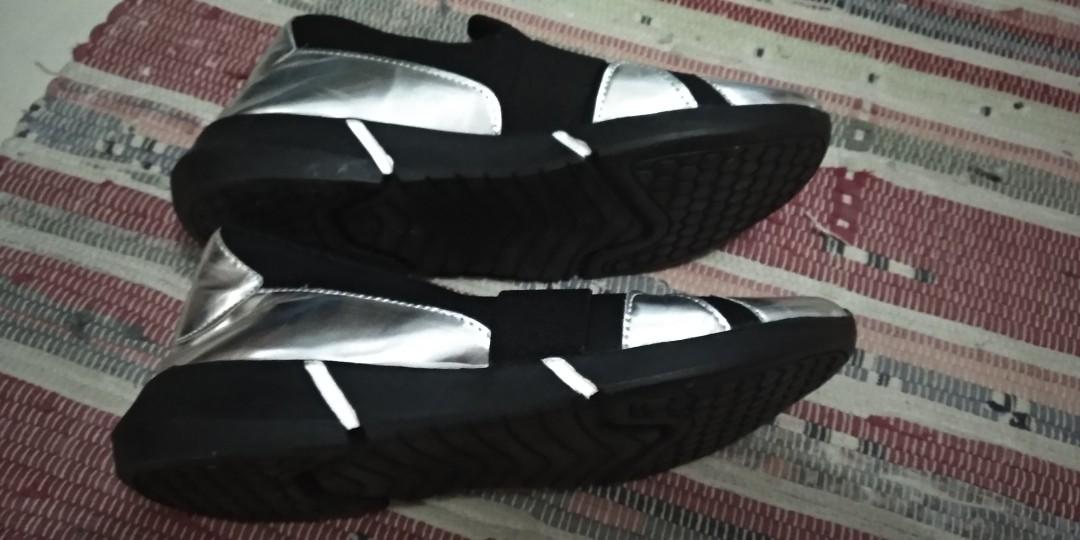 Zilingo keds top
