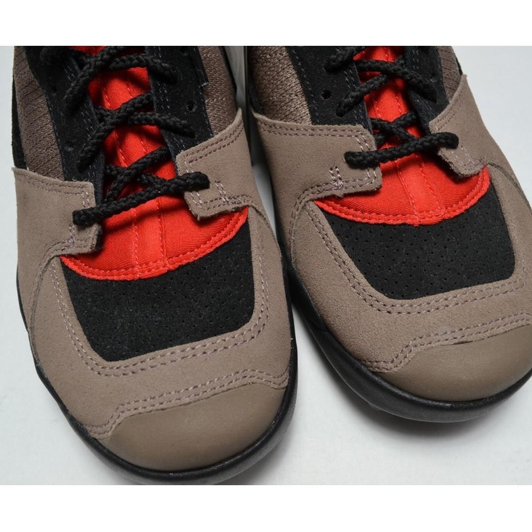 nike air revaderchi gym red