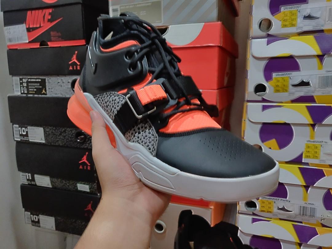 Nike Air Force 270 Safari