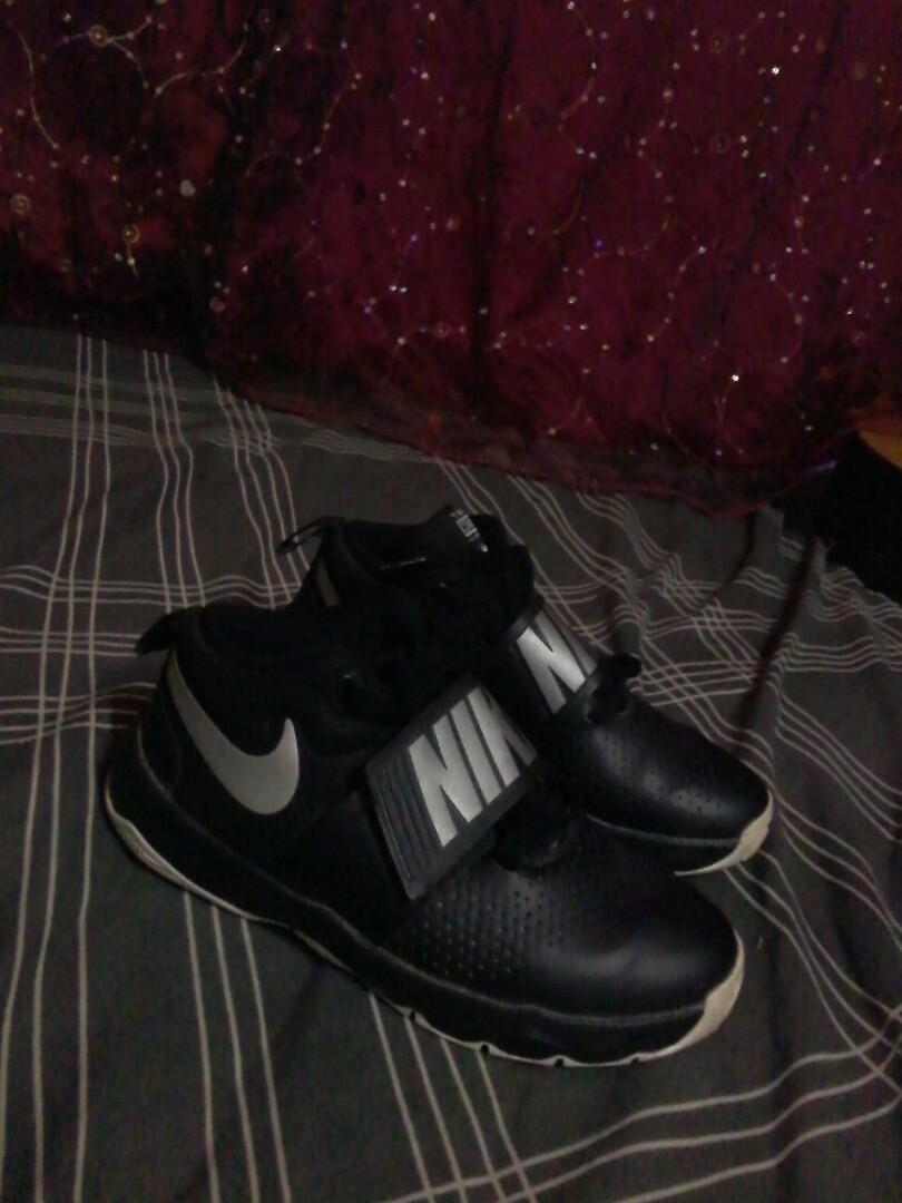 nike team shoes 2019