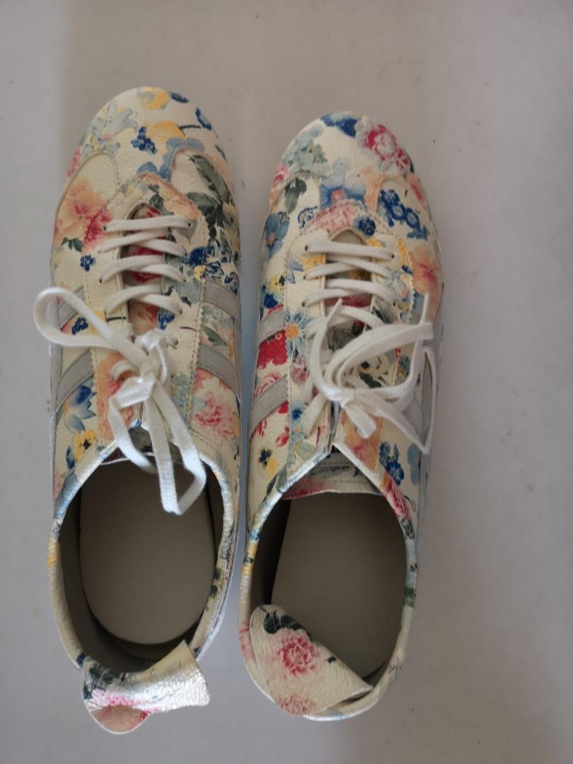 onitsuka floral