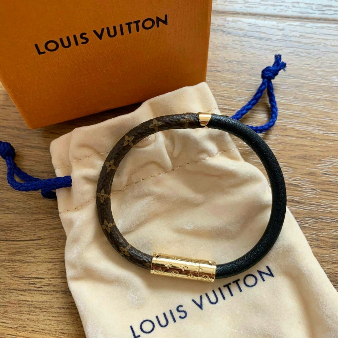 Ready LV daily confidential bracelet red 3.400.000, Barang Mewah